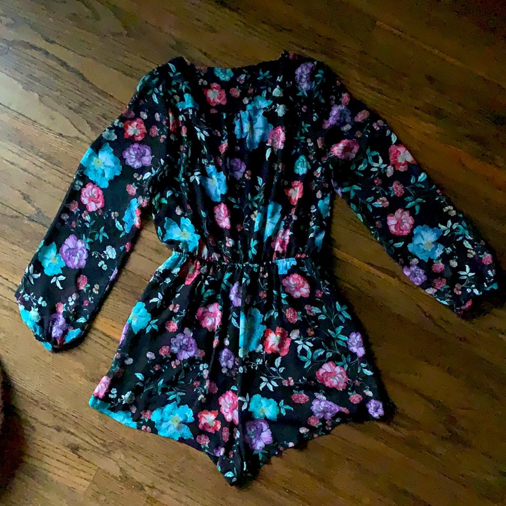 Long-sleeve Express romper, Size XS - Picture 2 of 3